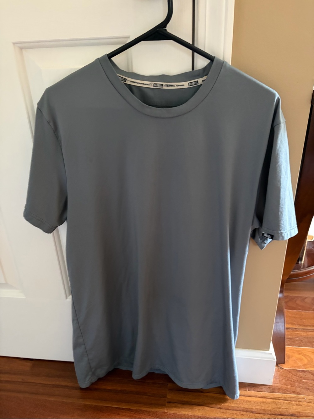 Barbell Apparel Men’s Havok workout tee - size Medium - slate grey color